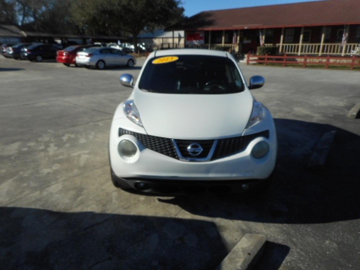 2013 WHITE NISSAN JUKE S; SL; SV; NISM (JN8AF5MRXDT) , located at 1200 Cassat Avenue, Jacksonville, FL, 32205, (904) 695-1885, 30.302404, -81.731033 - Photo#0